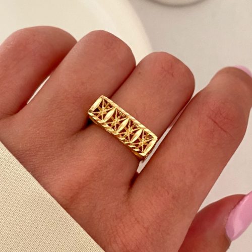 انگشتر طلایی جعبه ای مستطیل و ستاره