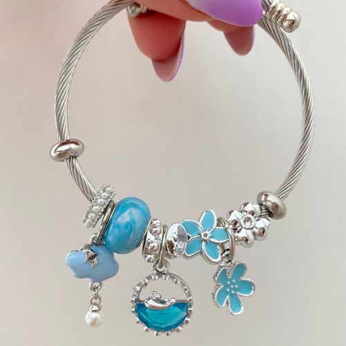 دستبند آبی آسمانی چارم استیل دخترانه