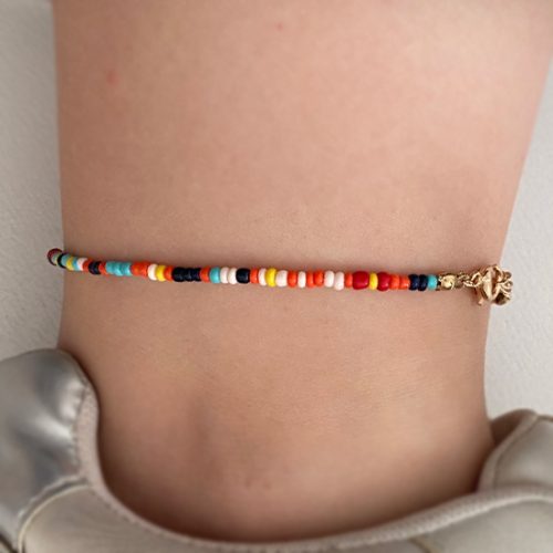 پابند منجوق های رنگارنگ