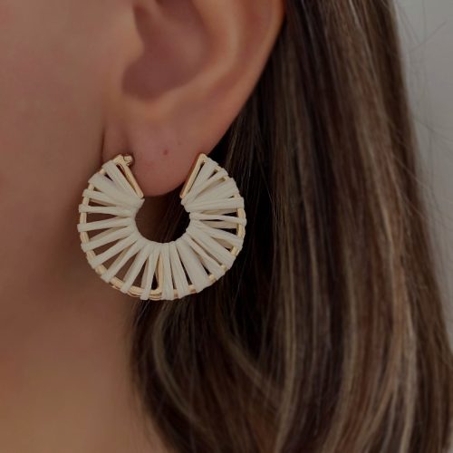 گوشواره دایره طلایی حصیری سفید