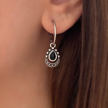 گوشواره طرح قطره سیاه قلم ورشو