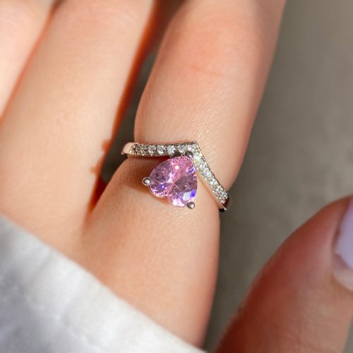 انگشتر قلب صورتی نگینی