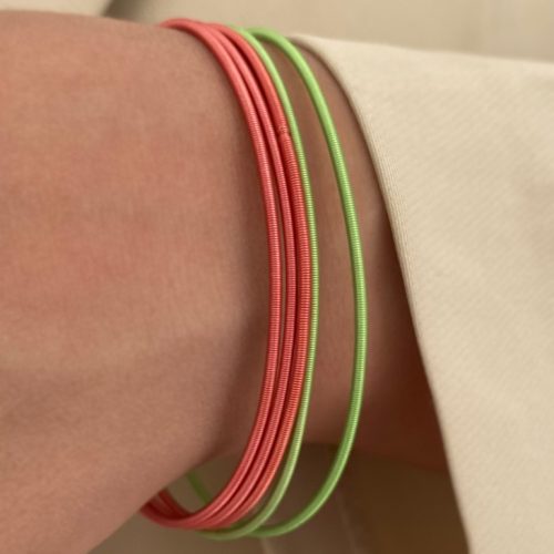 دستبند فنری سبز فسفری و صورتی