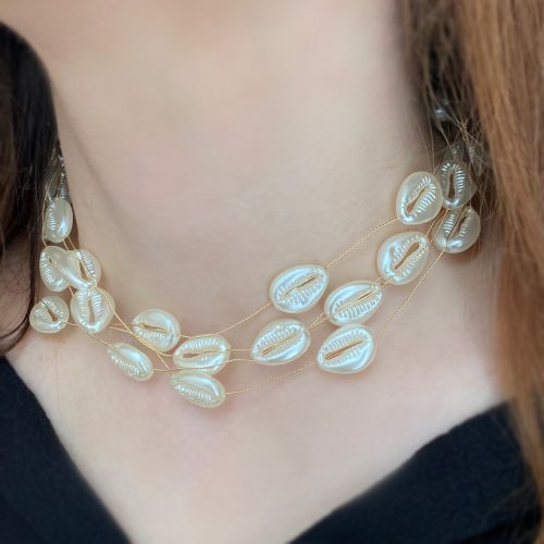 گردنبند مرواریدی سفید و سیم طلایی طرح صدف