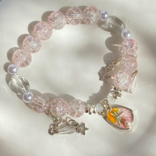 دستبند گلبهی با پلاک صورتی و نارنجی شاپرک