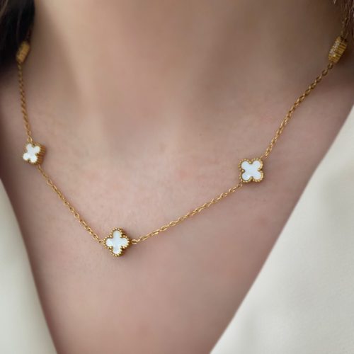 گردنبند پنج گل چهار پر سفید طلایی