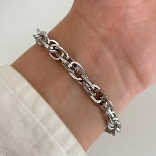 دستبند نقره ای طرح زنجیری بیضی