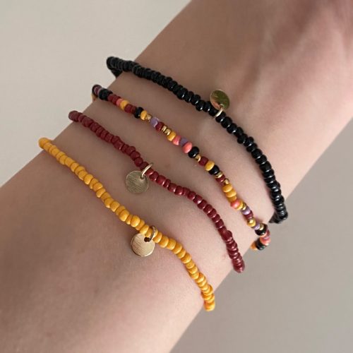 دستبند پک چهار تایی با رنگ های پاییزی و پلاک طلایی